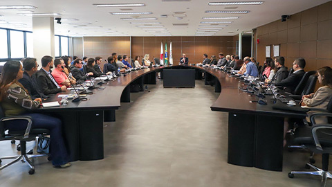 100 membros coneci MG